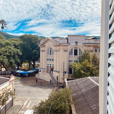 Hotel Thermas Da Mantiqueira - Pocos De Caldas - De Frente Para A Praca Central E Relogio Floral Esterno foto