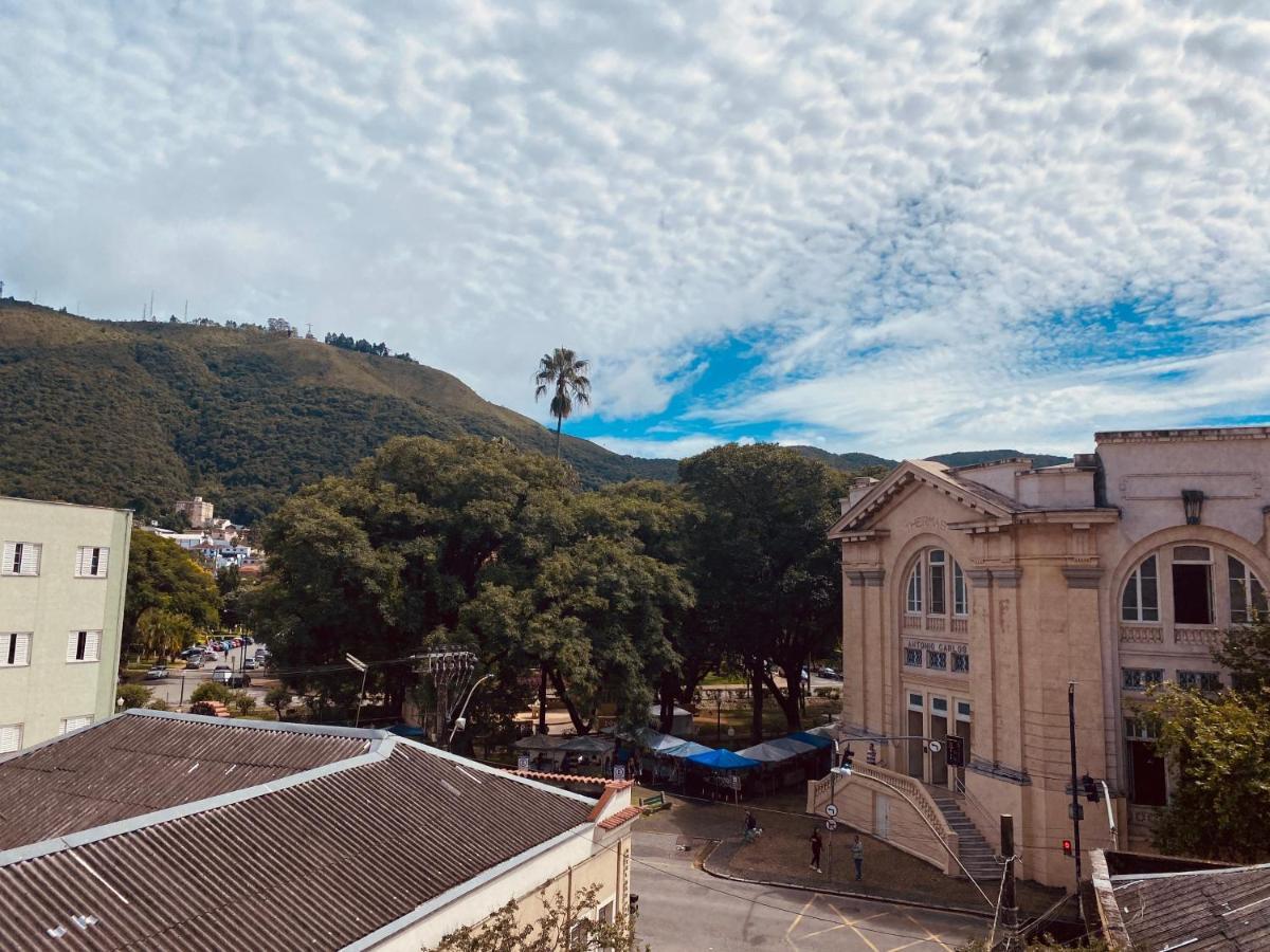 Hotel Thermas Da Mantiqueira - Pocos De Caldas - De Frente Para A Praca Central E Relogio Floral Esterno foto